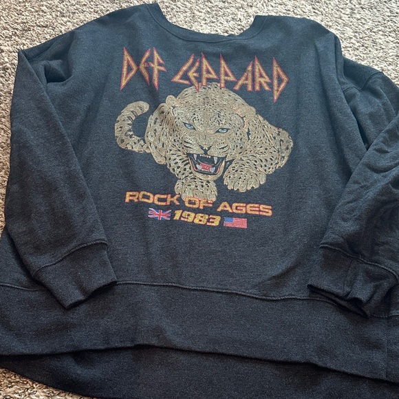 Def Leppard Rock of Ages Black  Graphic Sweatshirt - Picture 1 of 5